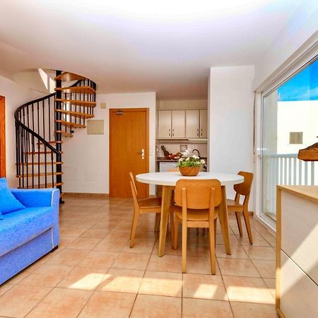 Apartamentos Sa Varadero Fronte Mar Espujols Es Pujols Luaran gambar